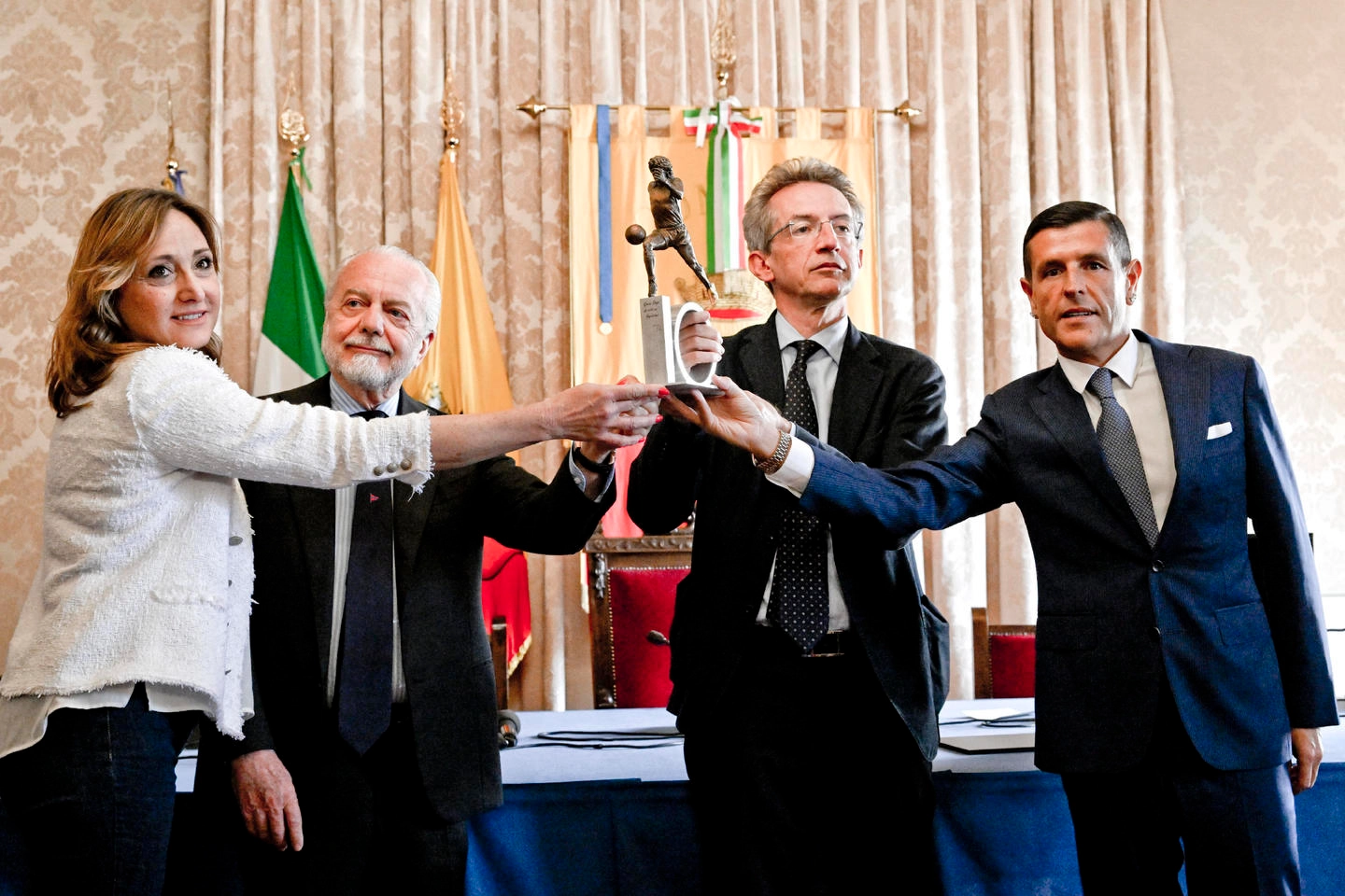 Emanuela Ferrante,  Aurelio De Laurentiis,  il  sindaco Manfredi e Stefano Ceci