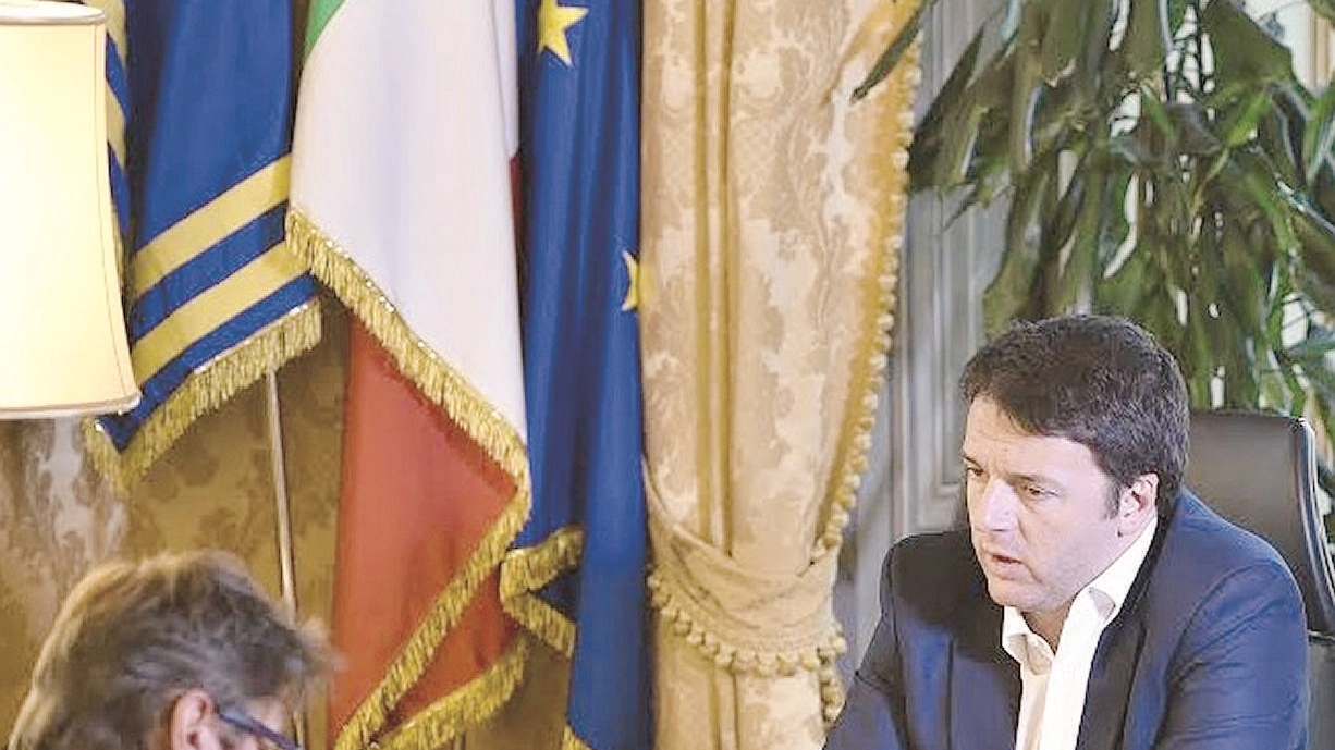 Il premier Matteo Renzi con il direttore della Nazione, Marcello Mancini (foto Tiberio Barchielli)