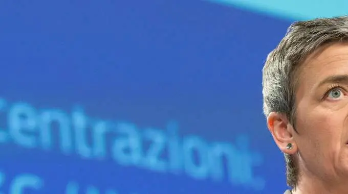 Ue chiede a Facebook info su WhatsApp