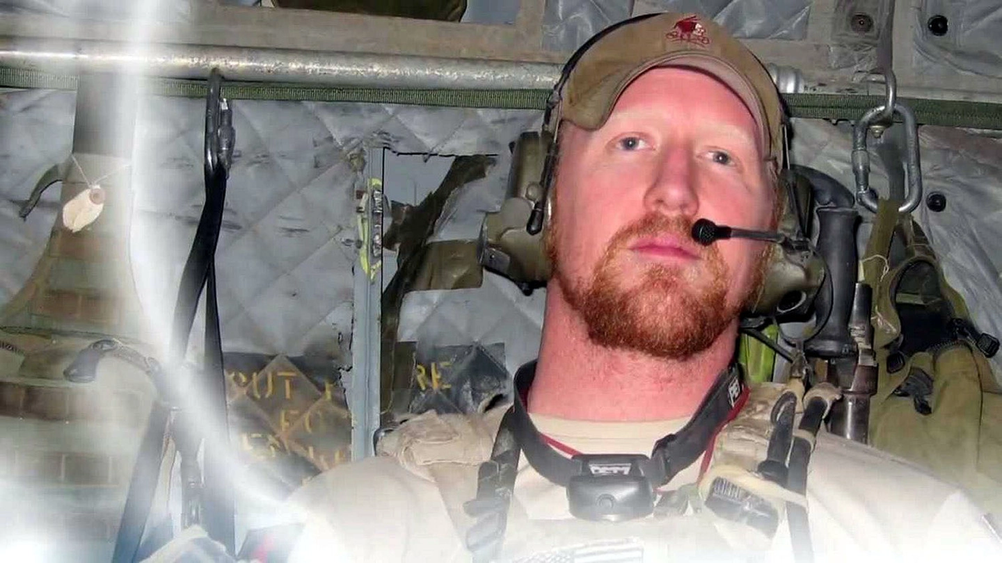  Rob O'Neill, 38 anni, il Navy Seals che sostiene di aver ucciso Osama (OLycom)