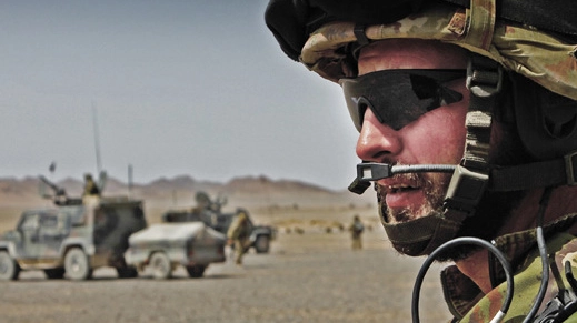 Un militare della Folgore in Afghanistan, in una foto d’archivio (Ansa)
