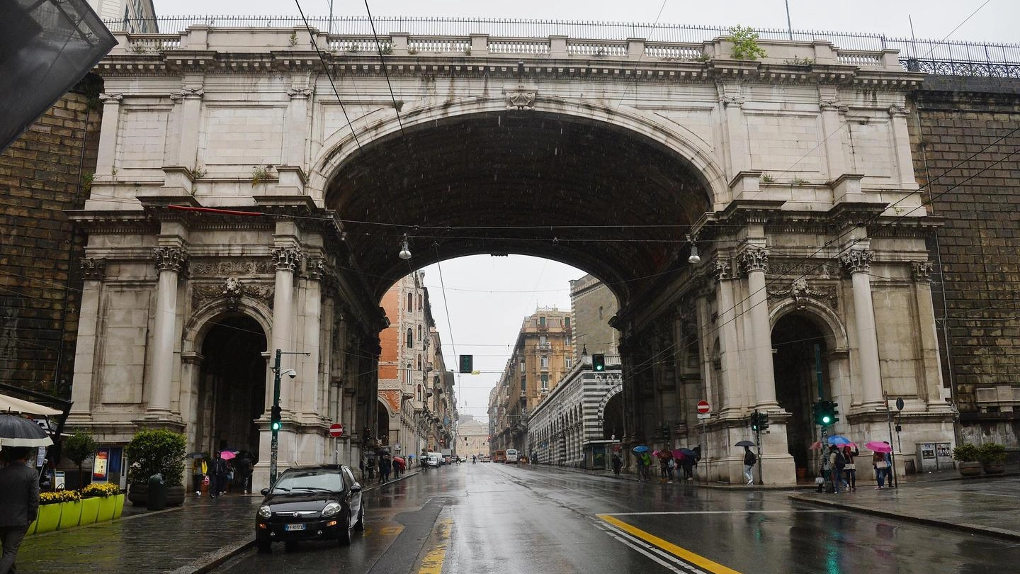 Medico suicida, il ponte Monumentale di Genova da cui l'uomo si è gettato (Ansa)