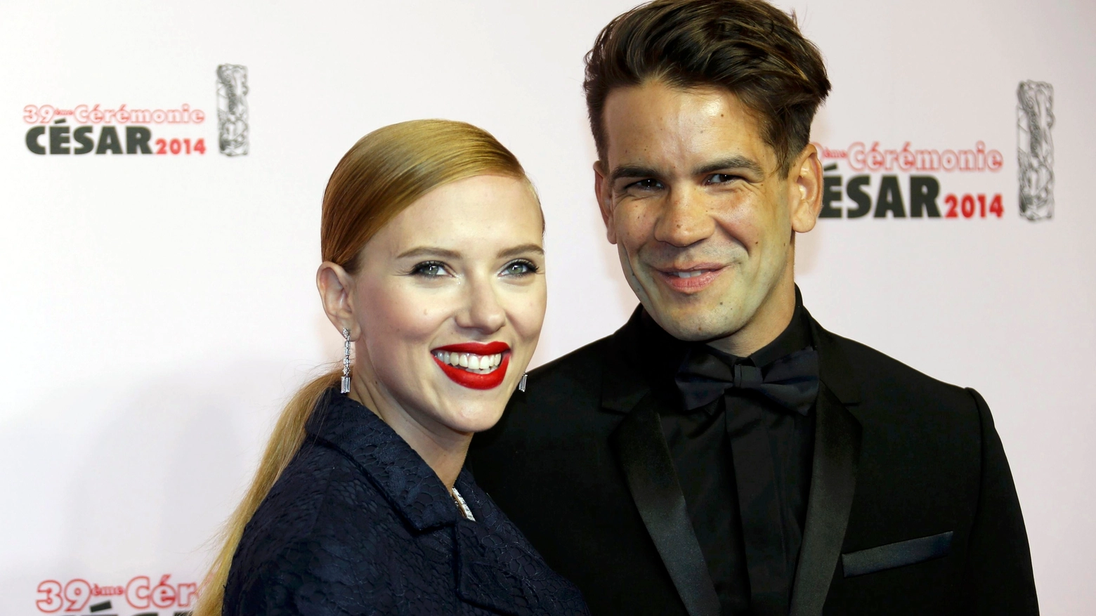 Scarlett Johansson e il suo compagno Romain Dauriac (Reuters)