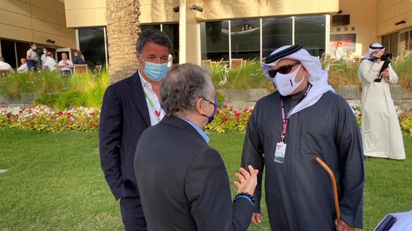 Matteo Renzi in Bahrain con Jean Todt e il Principe Salman ben Hamad Al Khalifa (Ansa)