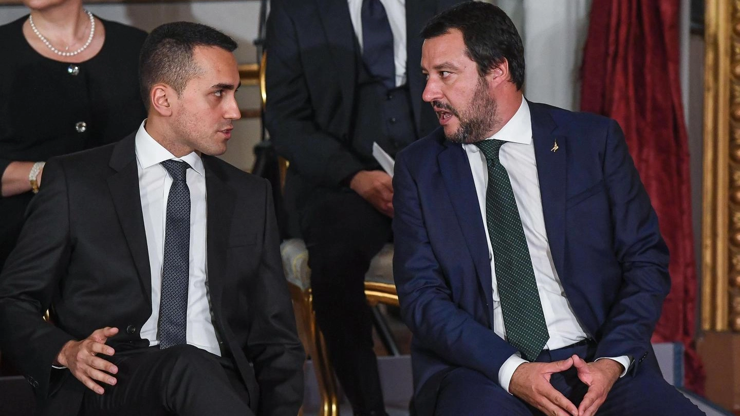 Prende forma la manovra. Nella foto i vicepremier Di Maio e Salvini (foto Ansa)
