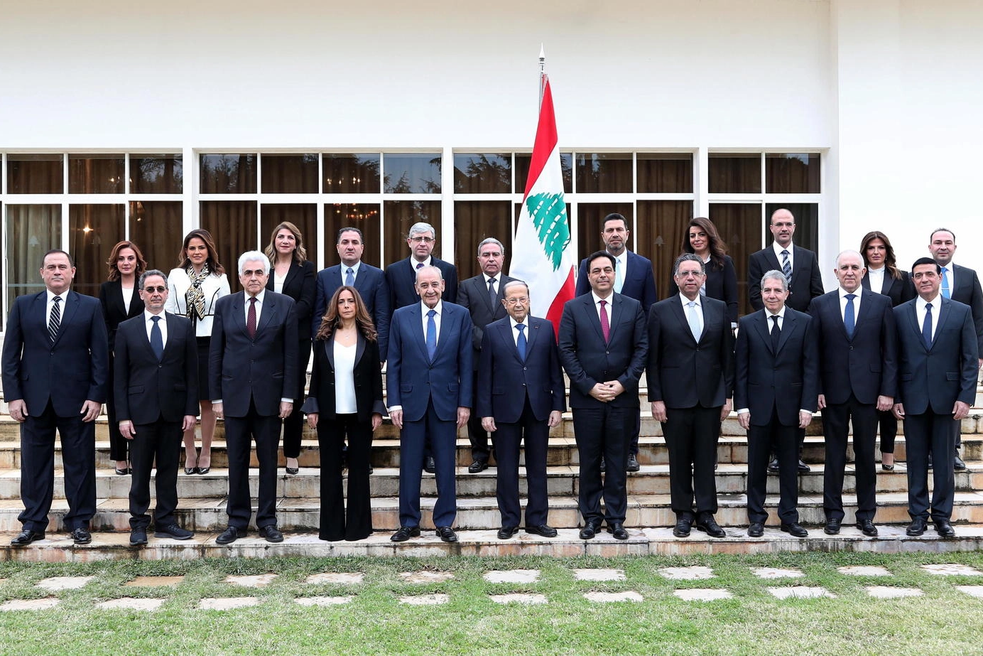 Il governo libanese (Ansa)