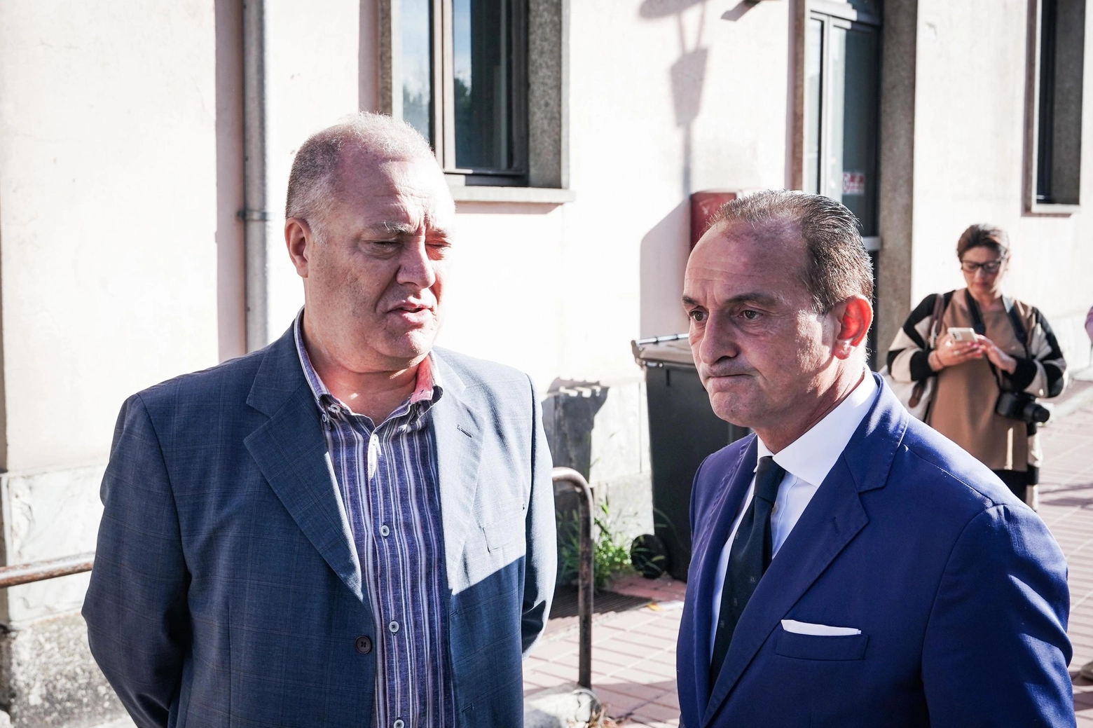 Il sindaco di Brandizzo Paolo Bodoni con il presidente della Regione Piemonte Alberto Cirio (Ansa)