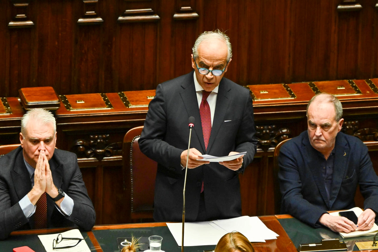 Il ministro dell'Interno Matteo Piantedosi riferisce alla Camera