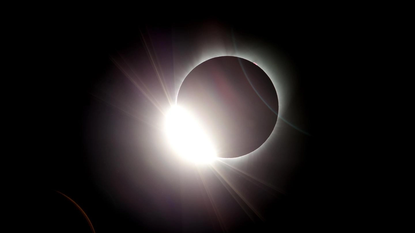 Eclissi totale di sole negli Usa (Ansa)