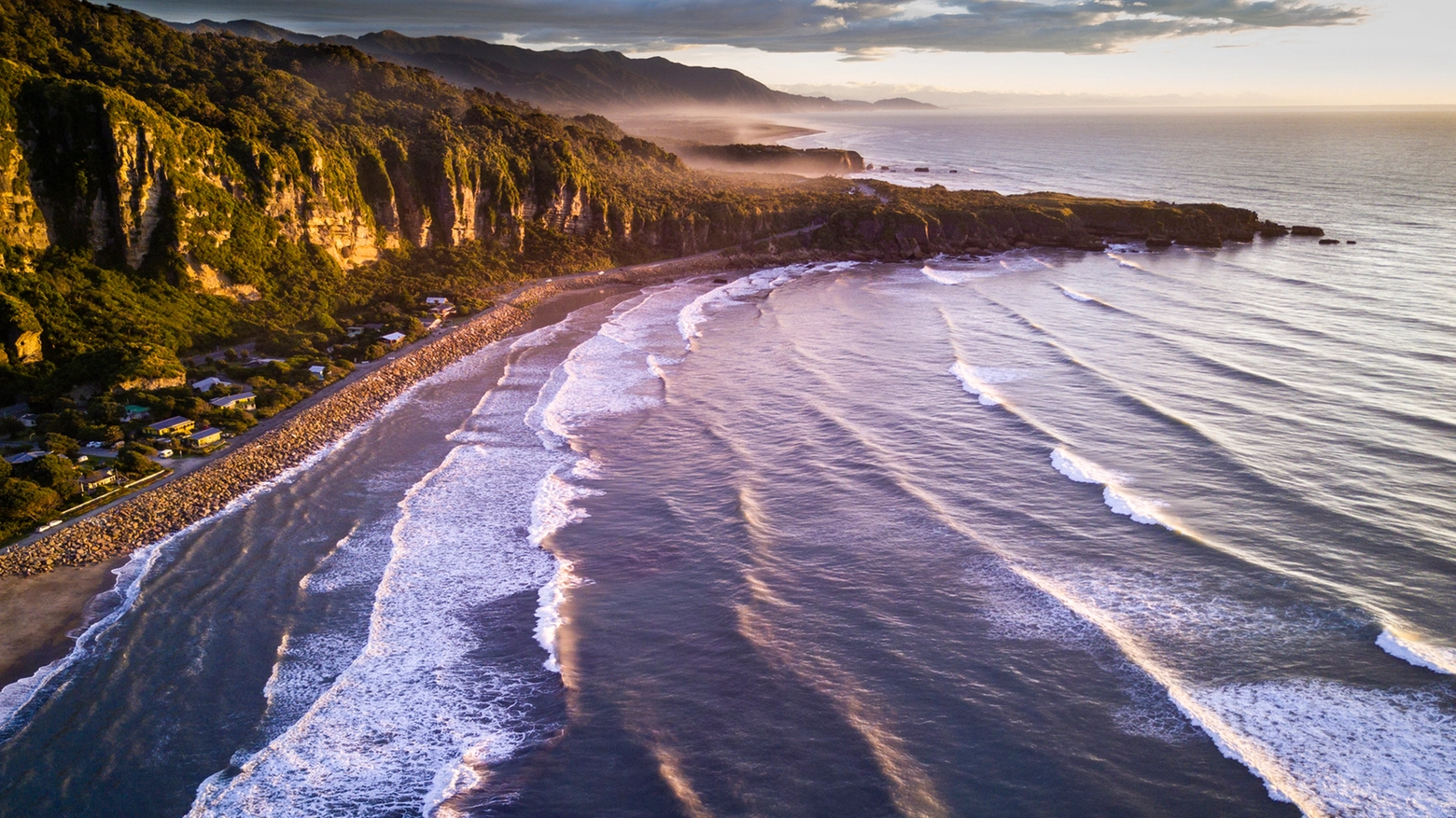 La spiaggia Punakaiki in Nuova Zelanda (Getty Images)