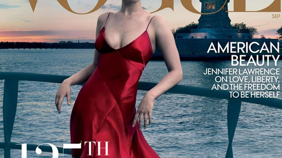 Jennifer Lawrence sulla copertina di Vogue (Ansa)