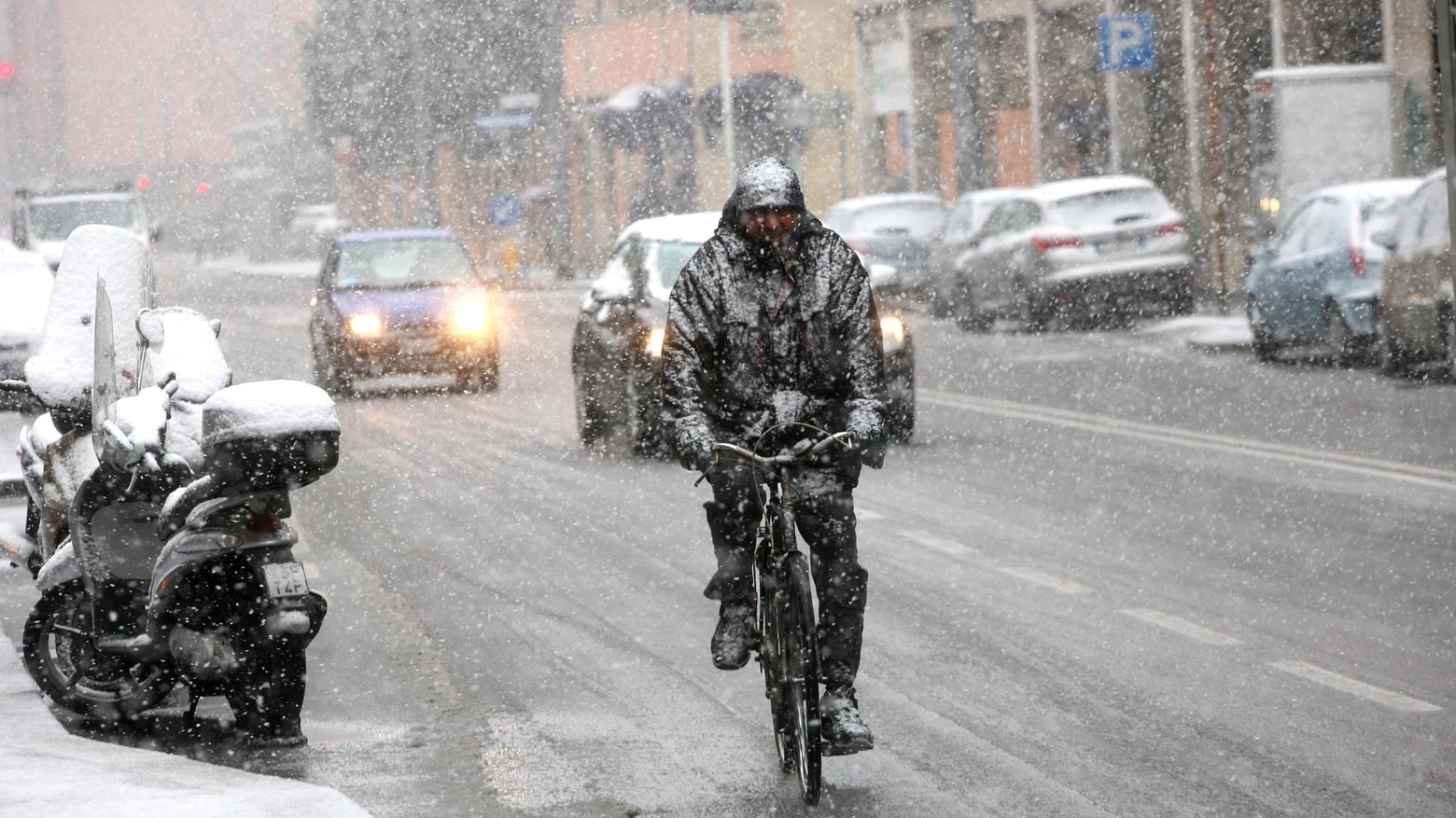 Previsioni meteo, neve anche in città (Fotoschicchi)