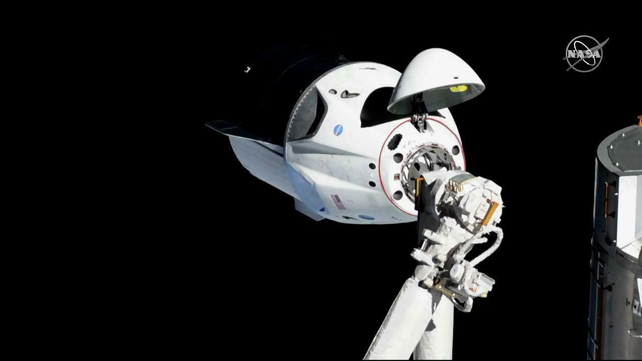 Il Crew Dragon della SpaceX (Ansa)