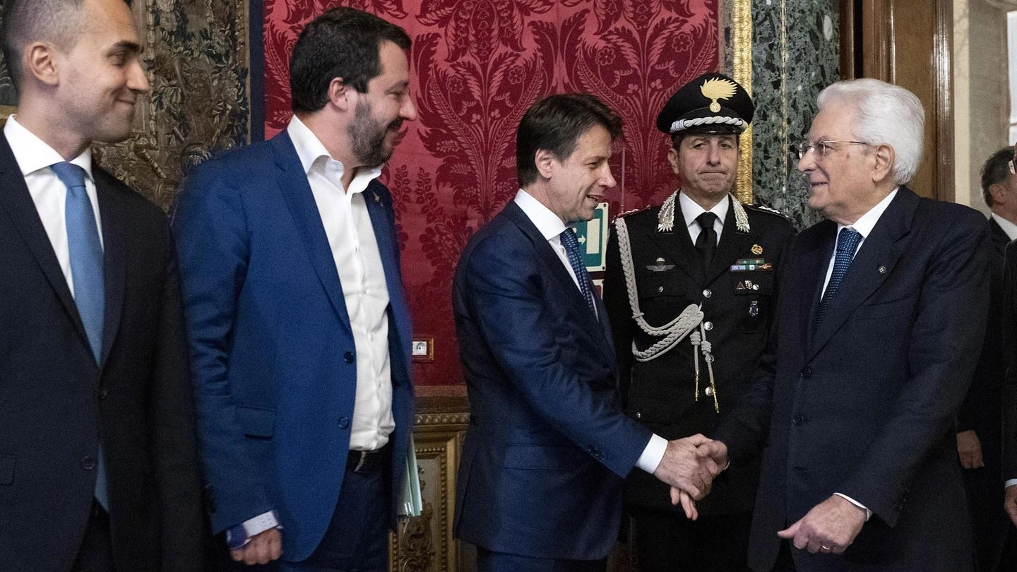 Il premier Conte e il presidente Mattarella (Ansa)