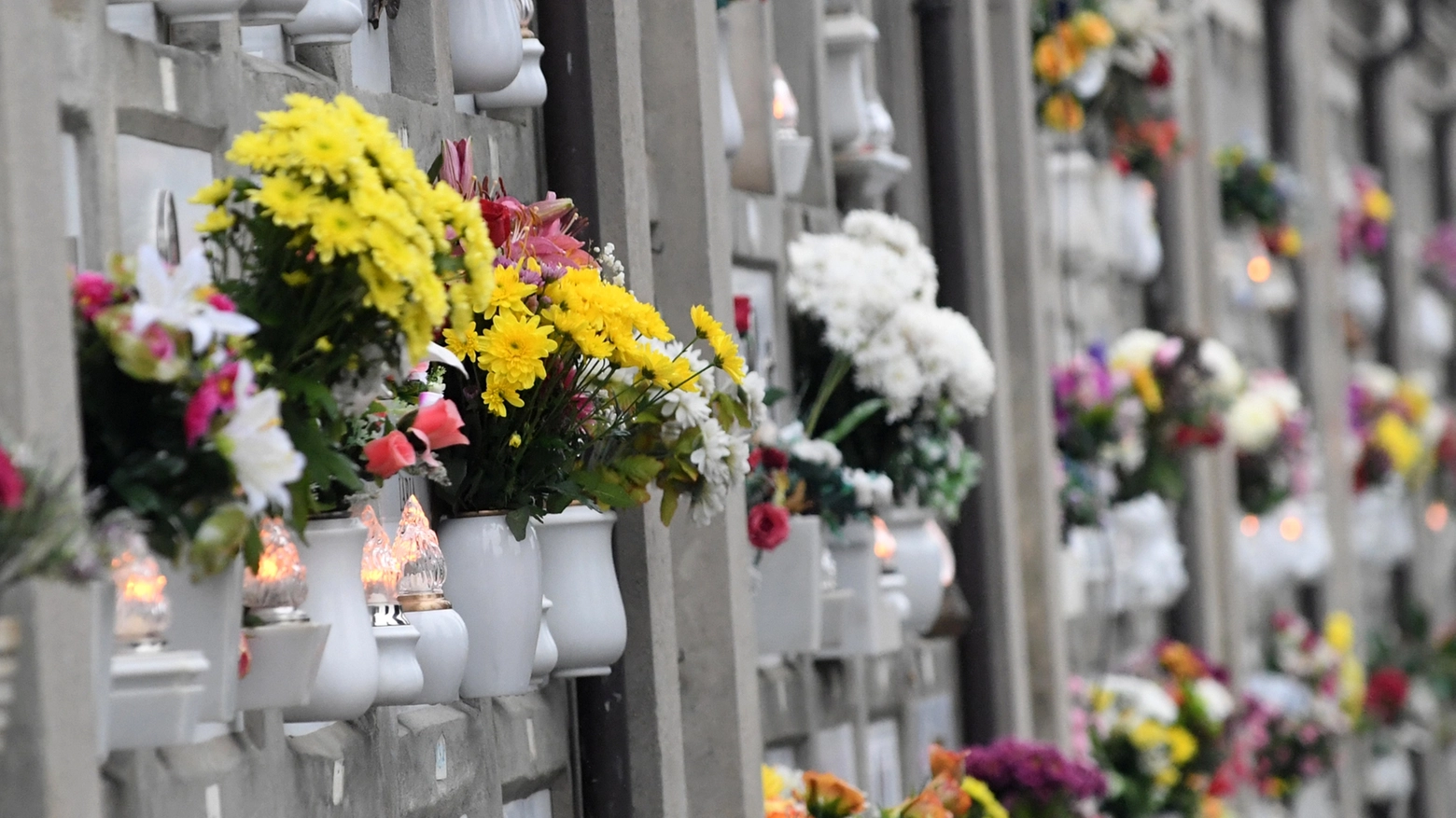 Giorno dei morti, un cimitero (Fotoschicchi)