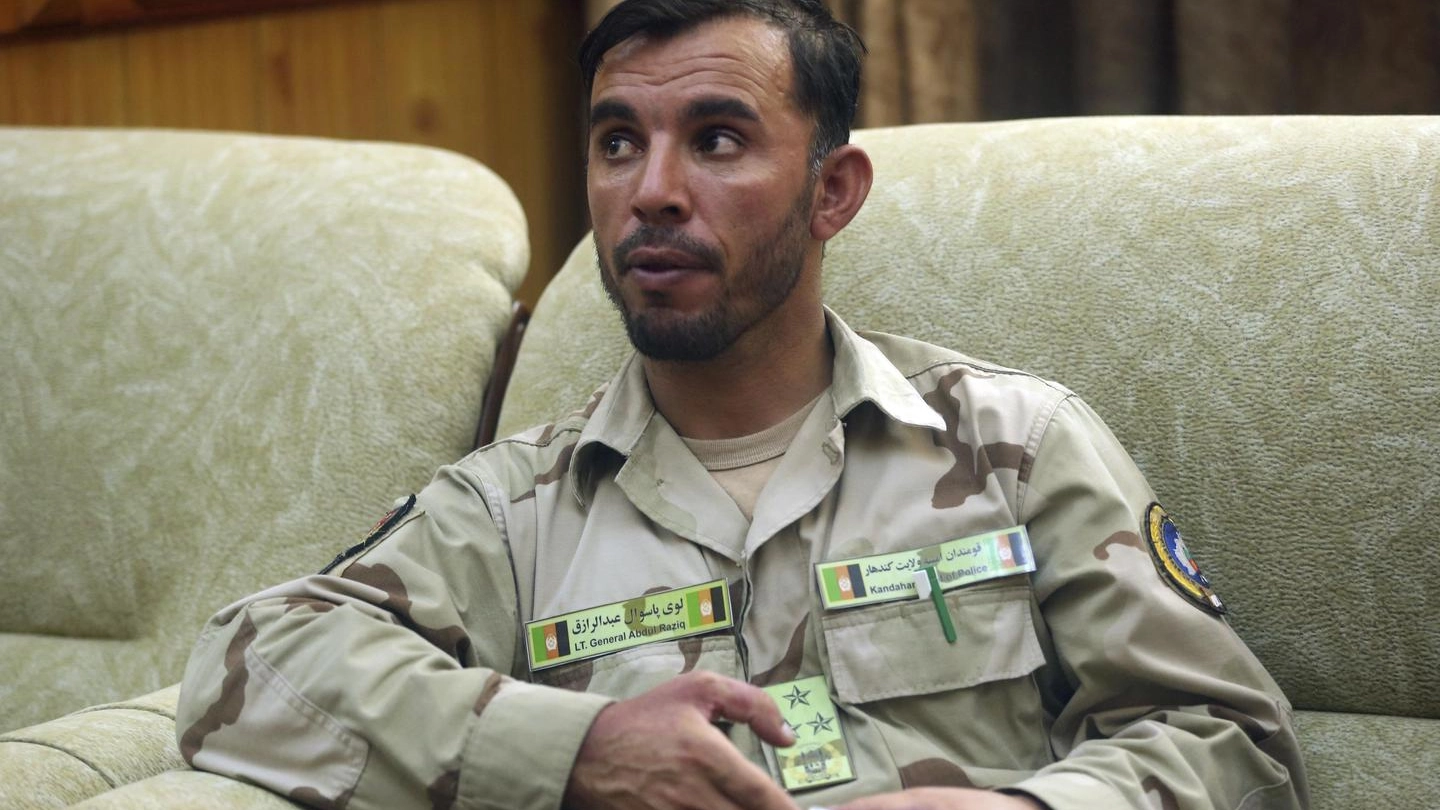 Abdul Raziq, capo della polizia di Kandahar, ucciso nell'attacco (Ansa Ap)