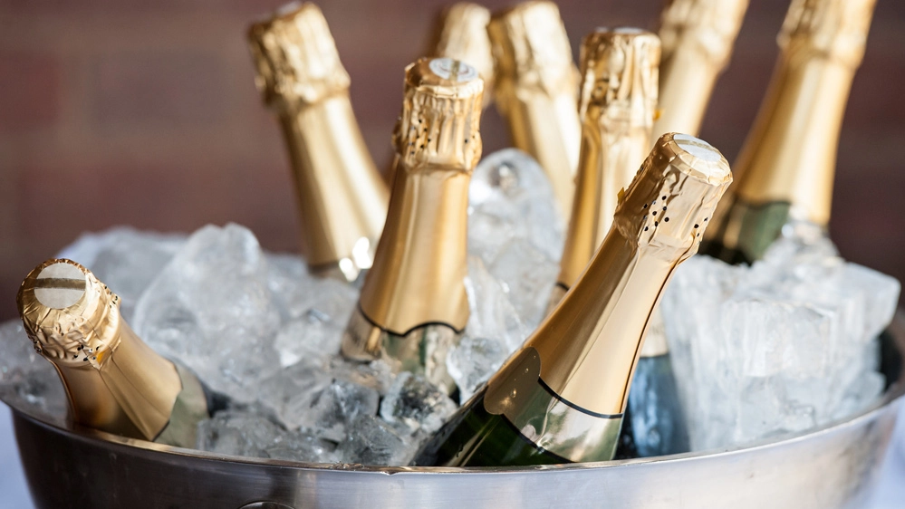Per gustare lo Champagne bisogna seguire alcuni accorgimenti - Foto: lostinbids/iStock