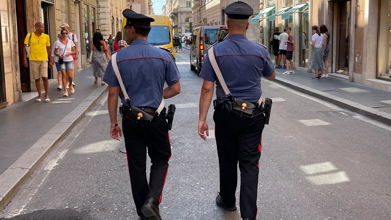I controlli dei carabinieri nel centro storico di Roma