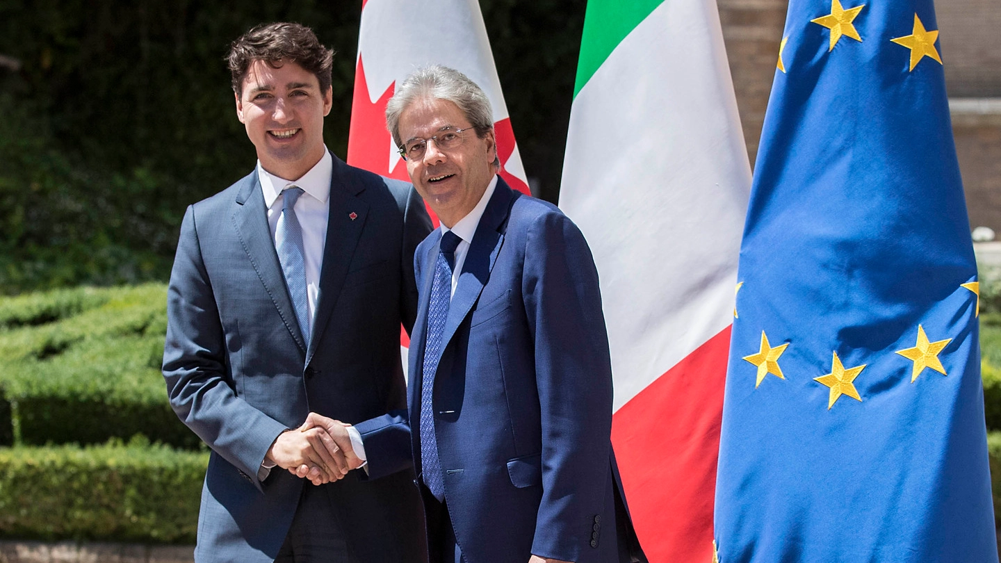 Il premier Paolo Gentiloni con il suo omologo canadese Justin Trudeau (Lapresse)