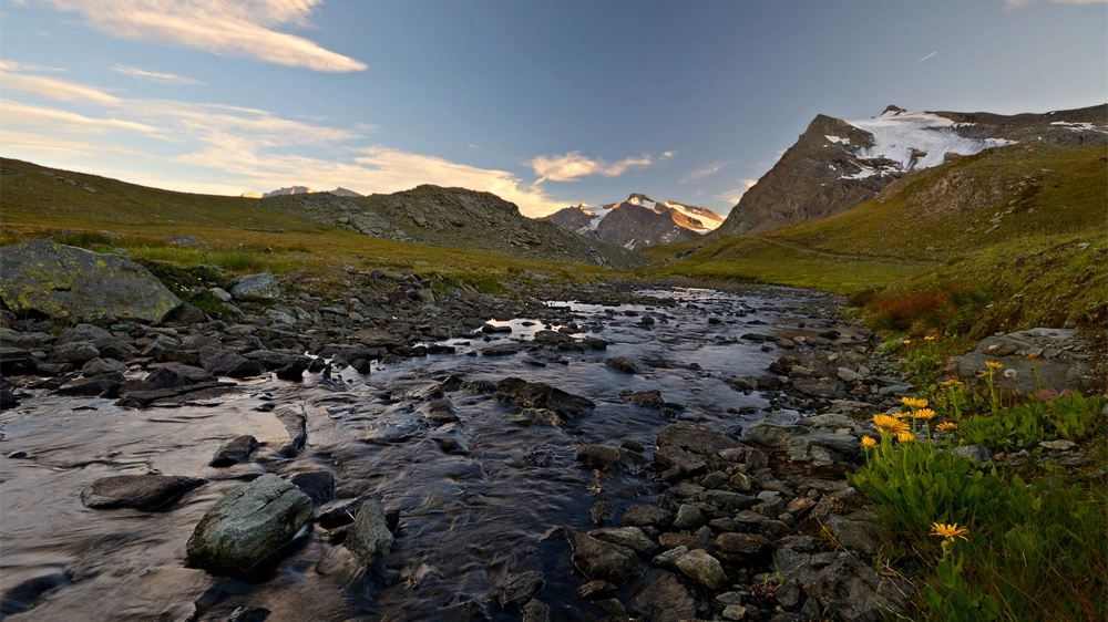 Tramonto sulle Alpi – Foto: fbxx/iStock