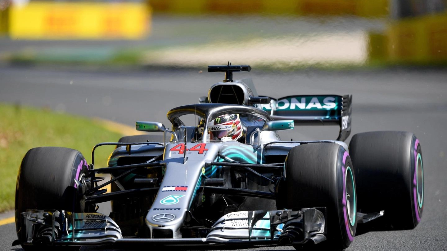 Hamilton sulla sua Mercedes a Melbourne (Ansa)
