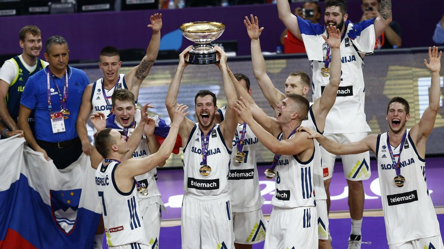 La Slovenia festeggia il primo oro agli Europei di basket (Ansa)