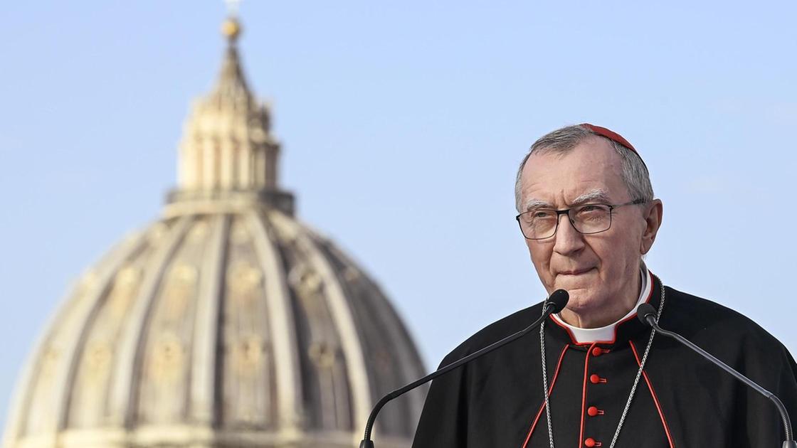 Parolin: «La esperanza no se pierde, la Santa Sede busca contactos»