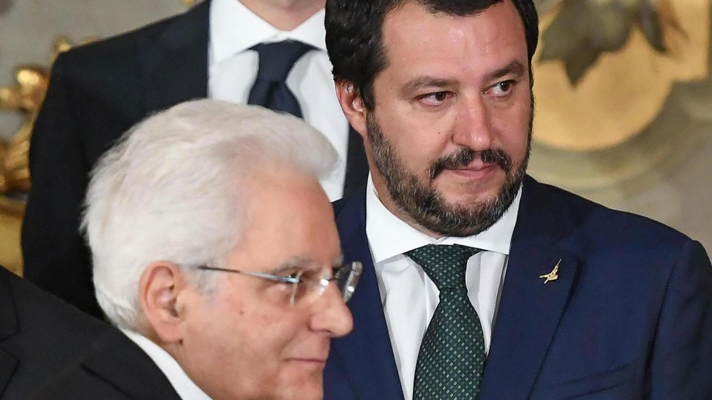 Il presidente della Repubblica Sergio Mattarella e Matteo Salvini (Ansa)