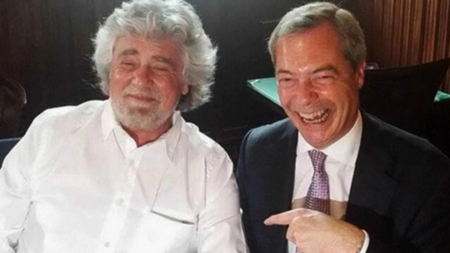 Beppe Grillo e Nigel Farage (Ansa)