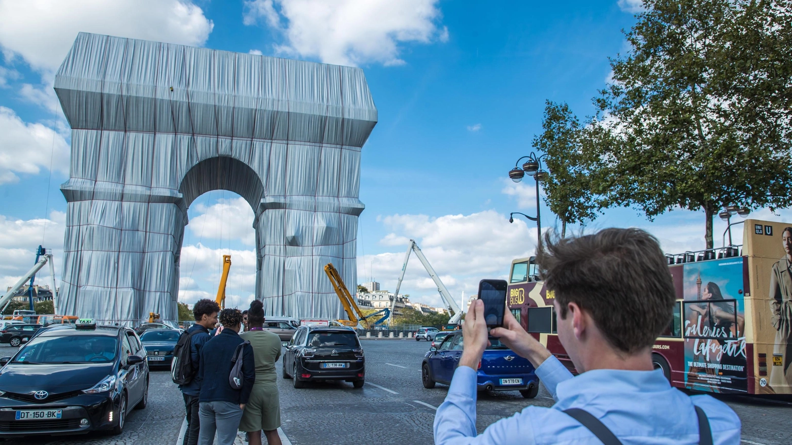 L'Arco di Trionfo di Parigi impacchettato