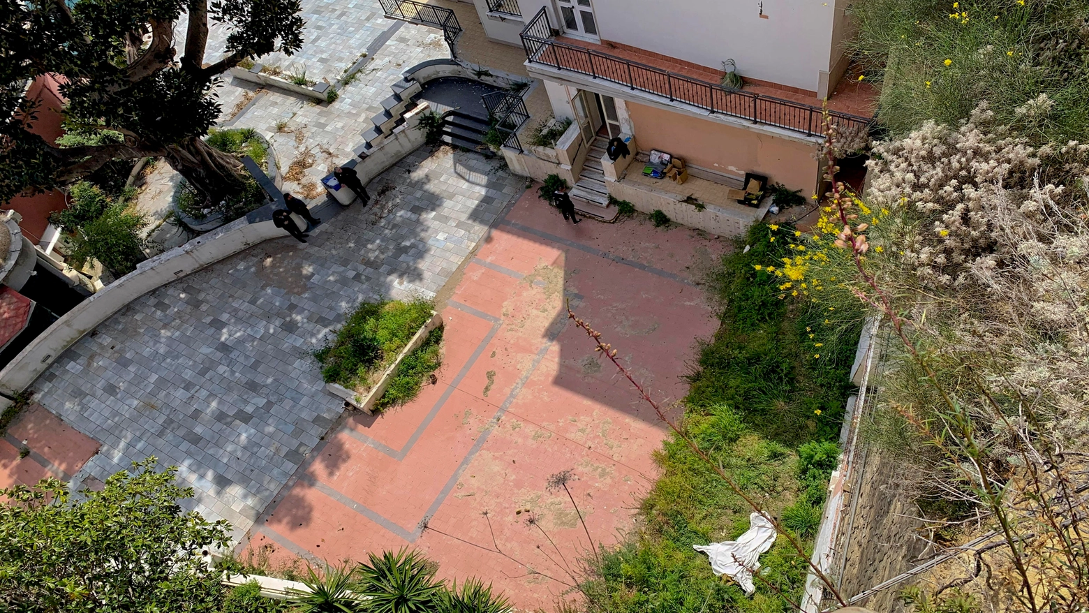 Il cadavere di una donna trovato in quartiere Posillipo a Napoli