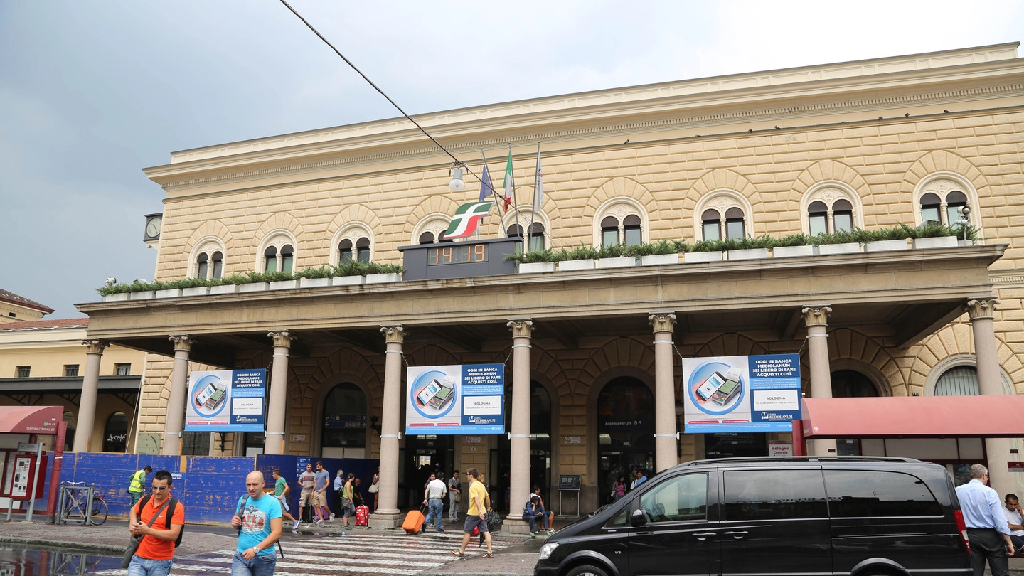 La stazione dei treni di Bologna (foto Schicchi)