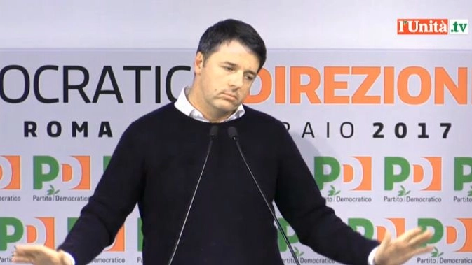 Matteo Renzi durante la direzione del Pd