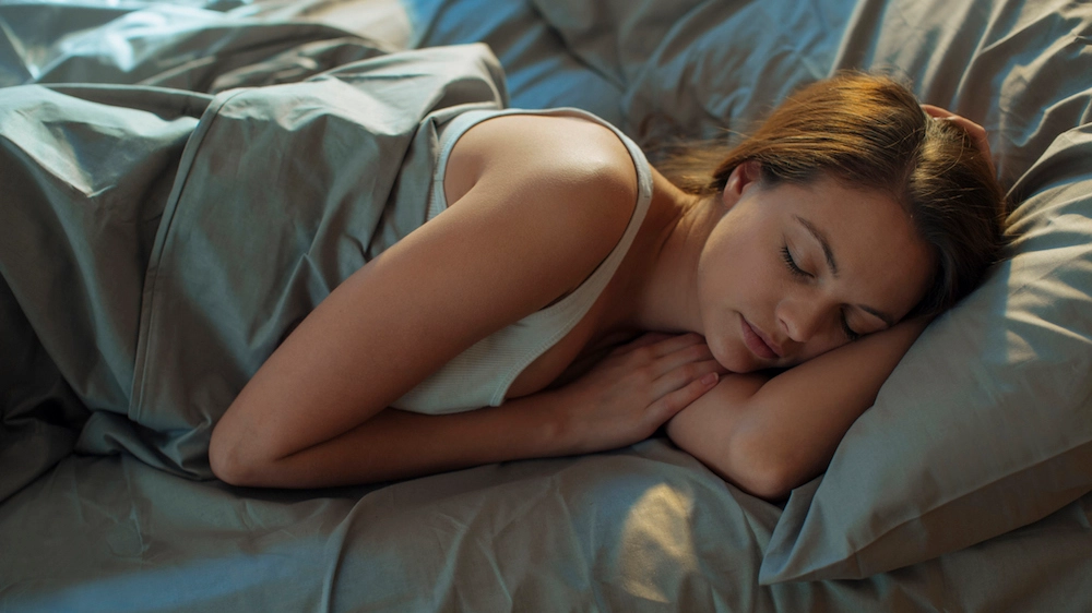 Il sonno regolare aiuta il corpo a proteggersi dalle infezioni e dai virus