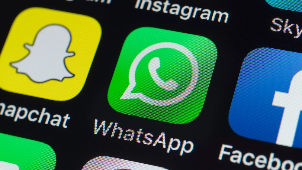 L'icona dell'app di WhatsApp su smartphone 