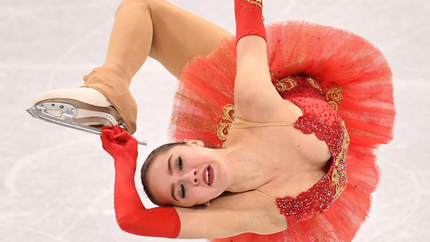 Alina Zagitova, medaglia d'oro nel pattinaggio di figura (Afp)