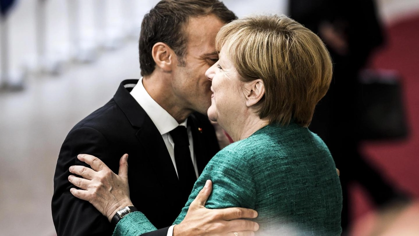 Macron e Merkel al vertice europeo (Ansa)