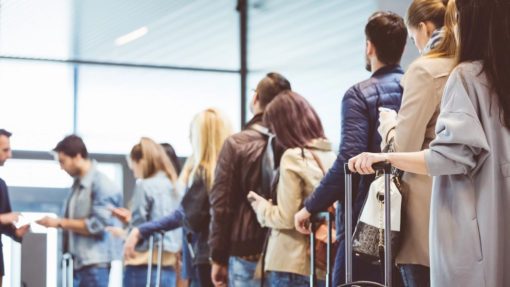 Il distanziamento sociale sarà applicabile negli aeroporti?