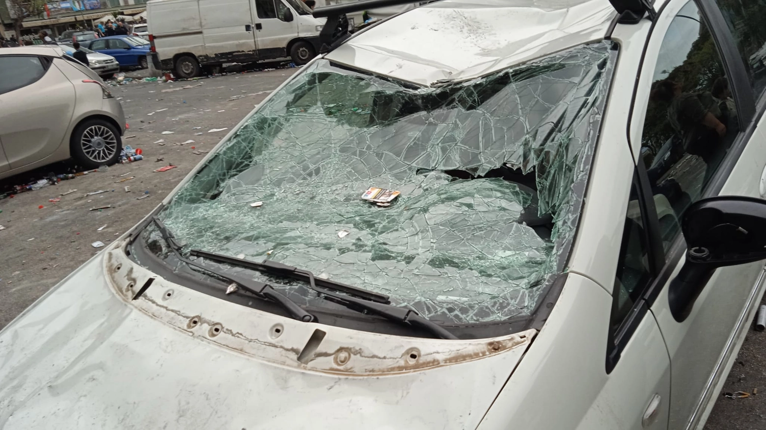 Decine di auto devastate nel corso del match Napoli-Salernitana