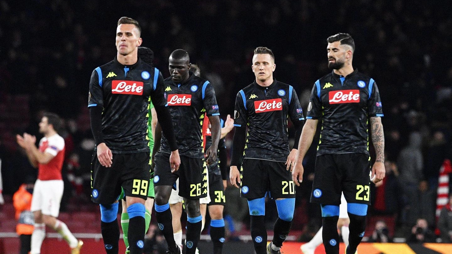 I giocatori del Napoli dopo l'andata di Europa League contro l'Arsenal (Ansa)