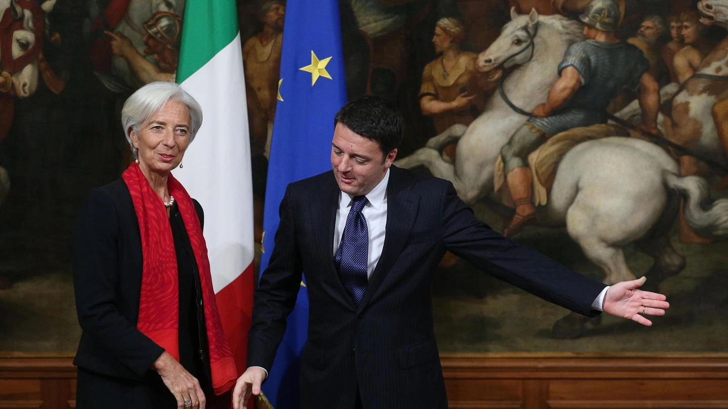 Il premier Renzi e il direttore del Fondo Monetario Internazionale Christine Lagarde (Ansa)