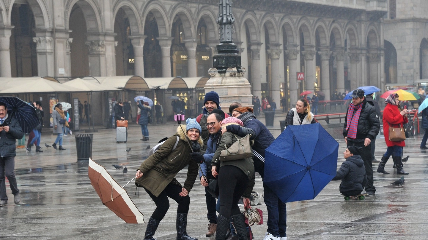 Pioggia a Milano (Newpress)