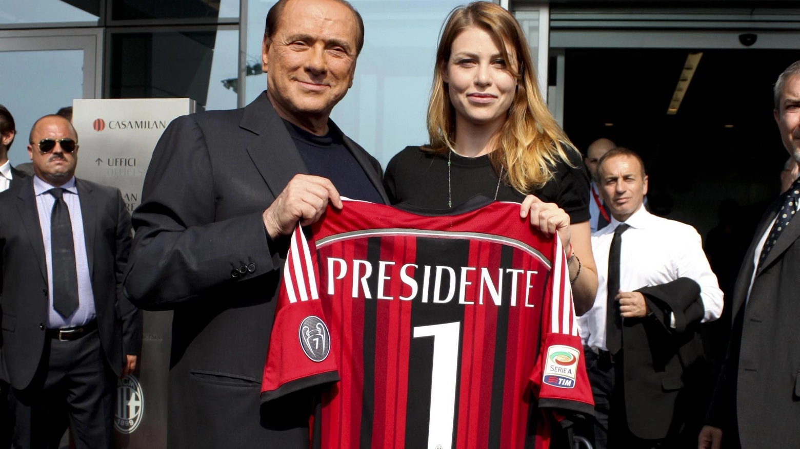 Silvio Berlusconi e la figlia Barbara (Ansa)