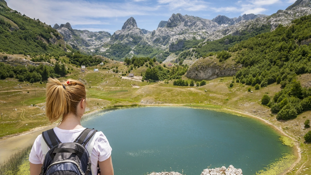 Il trekking nei Balcani è un'avventura emozionante - Foto: vpopovic/iStock