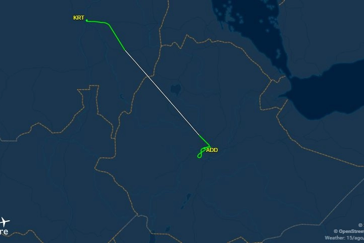 Flightaware.com mostra la rotta a forma di 8 nei dintorni dell'aeroporto di Adis Abeba
