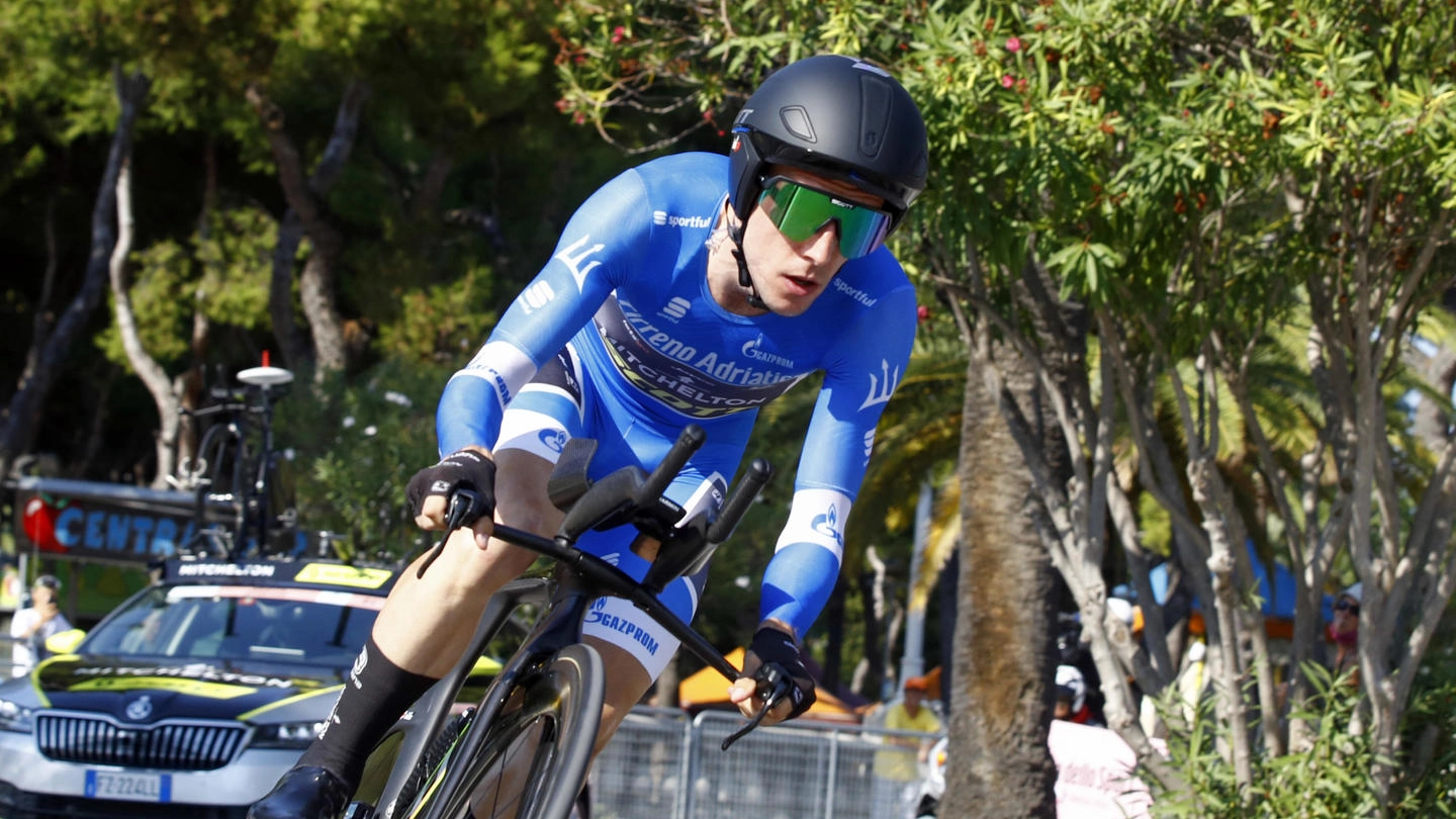 Simon Yates positivo al Coronavirus: si ritira dal Giro d'Italia (Ansa)