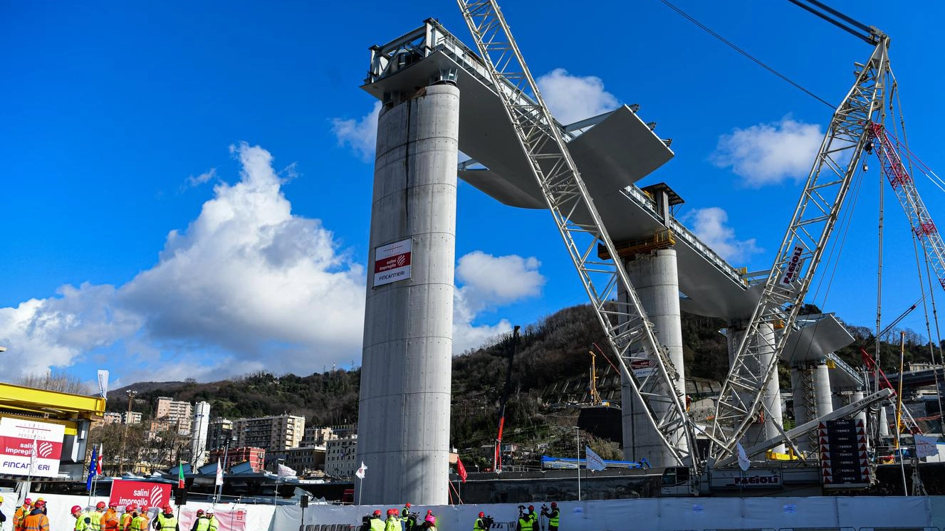 La ricostruzione del ponte di Genova