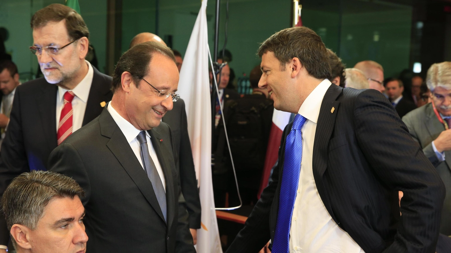Matteo Renzi con Francois Hollande (Ansa)