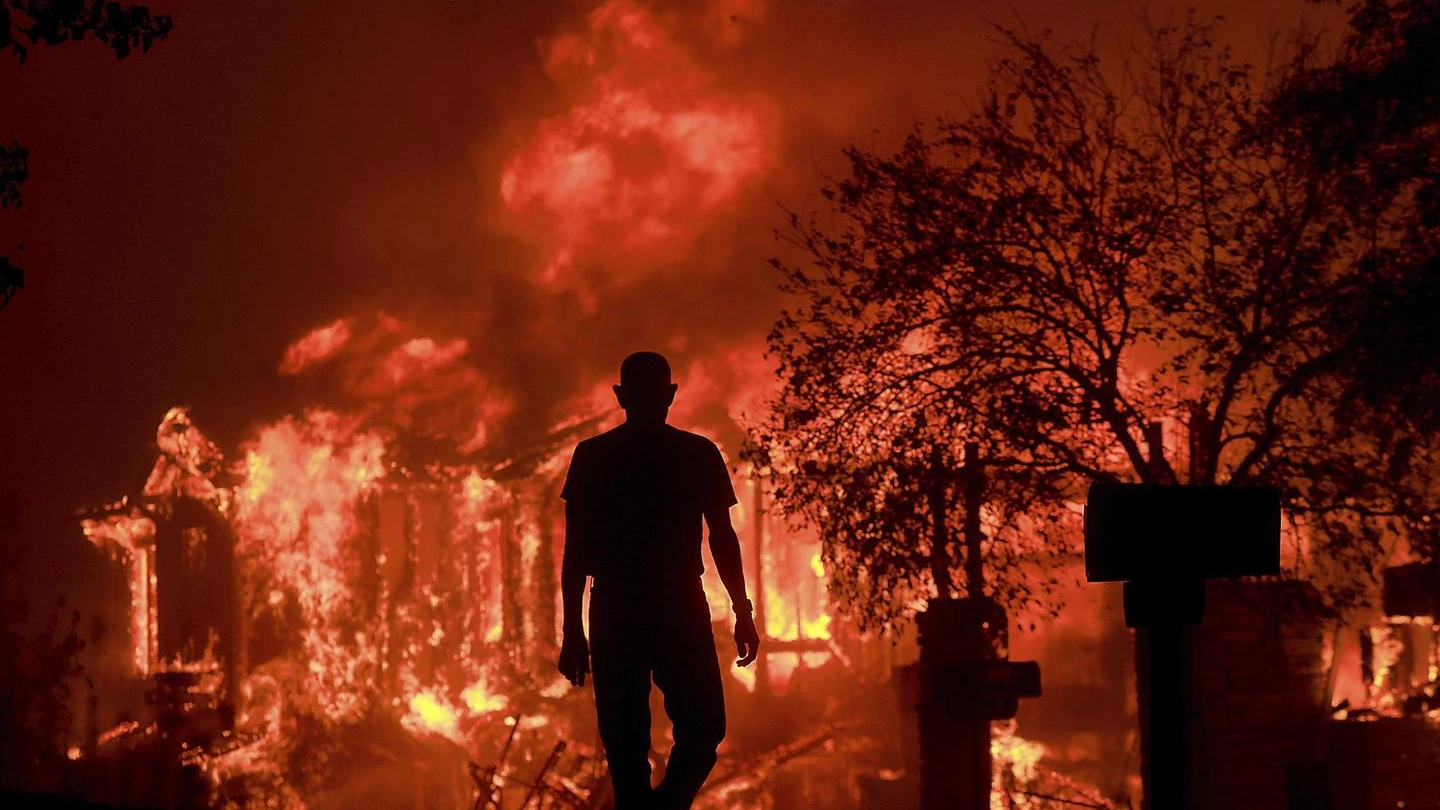 California in fiamme (Ansa)