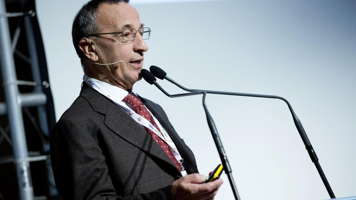 L'economista Giacomo Vaciago (Ansa)